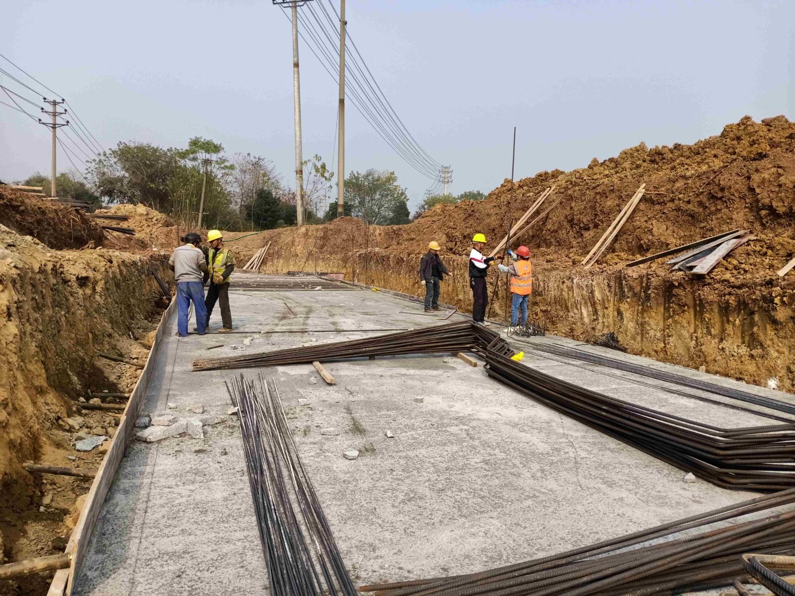 1639103380269088.jpg 過水箱涵施工。_副本.jpg